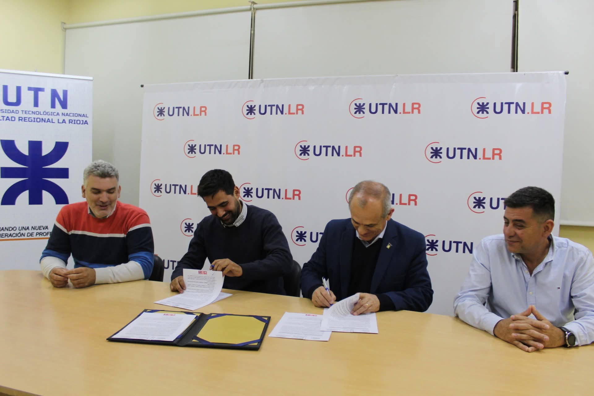 Capacitación con aval universitario. Experiencia industrial y excelencia académica